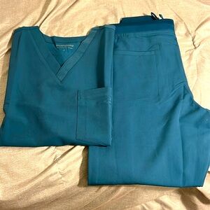 Men’s Mandala Scrub set (never worn)